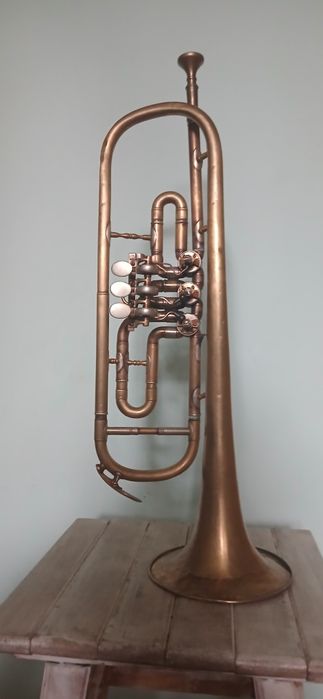 Stara mosiężna trąbka