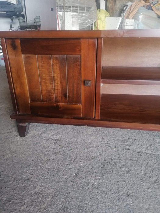 Zestaw mebli, stół stolik, szafka rtv. Ciemny braz