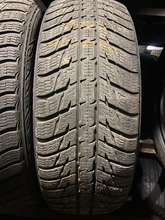 666 Пара зимних шин R17 215/65 Nokian