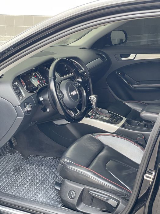 Audi A4B8 Офіційна