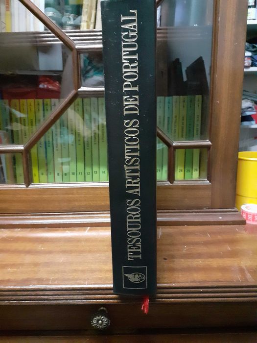 Livro Tesouros Artísticos de Portugal