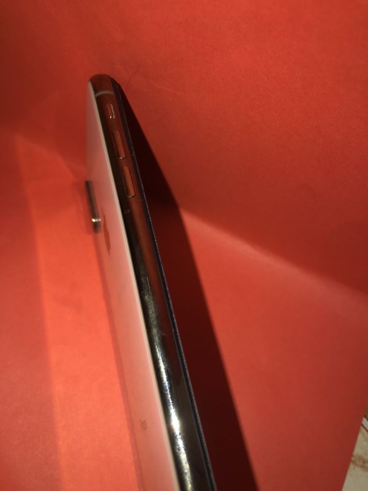 Продаю Iphon xs б/у