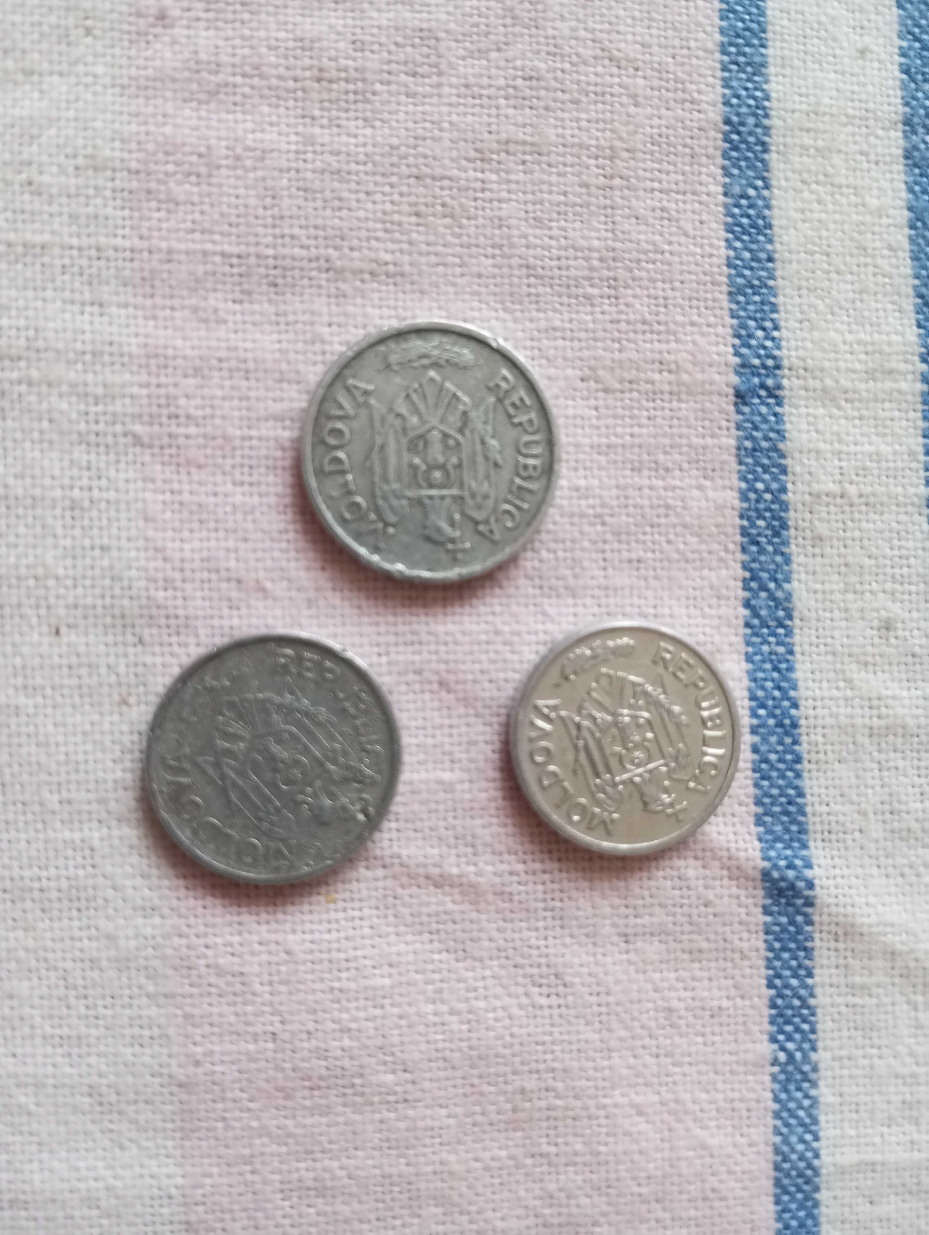Монеты 5, 10 и 25 бани, Молдова, 1995-2004 г. Цена за все.