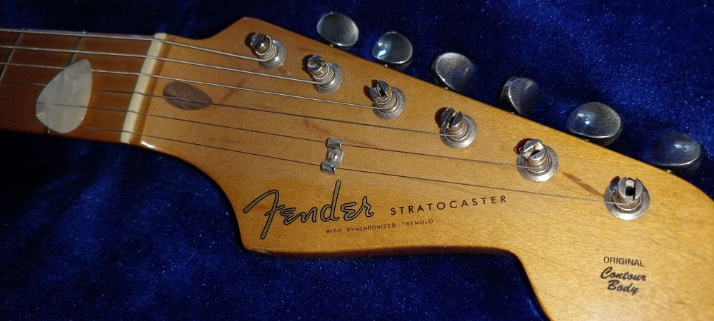 Гитара Фендер класика 50'