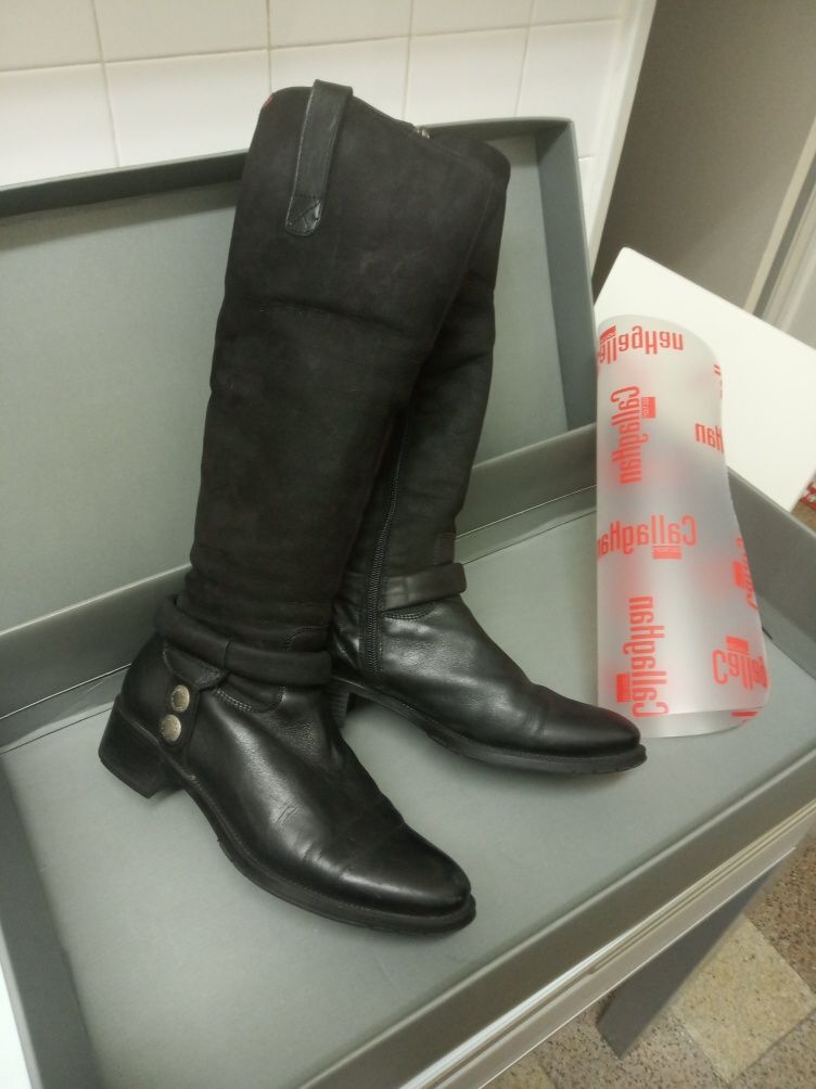 BOTAS de Cano Alto, em pele, cor preta
