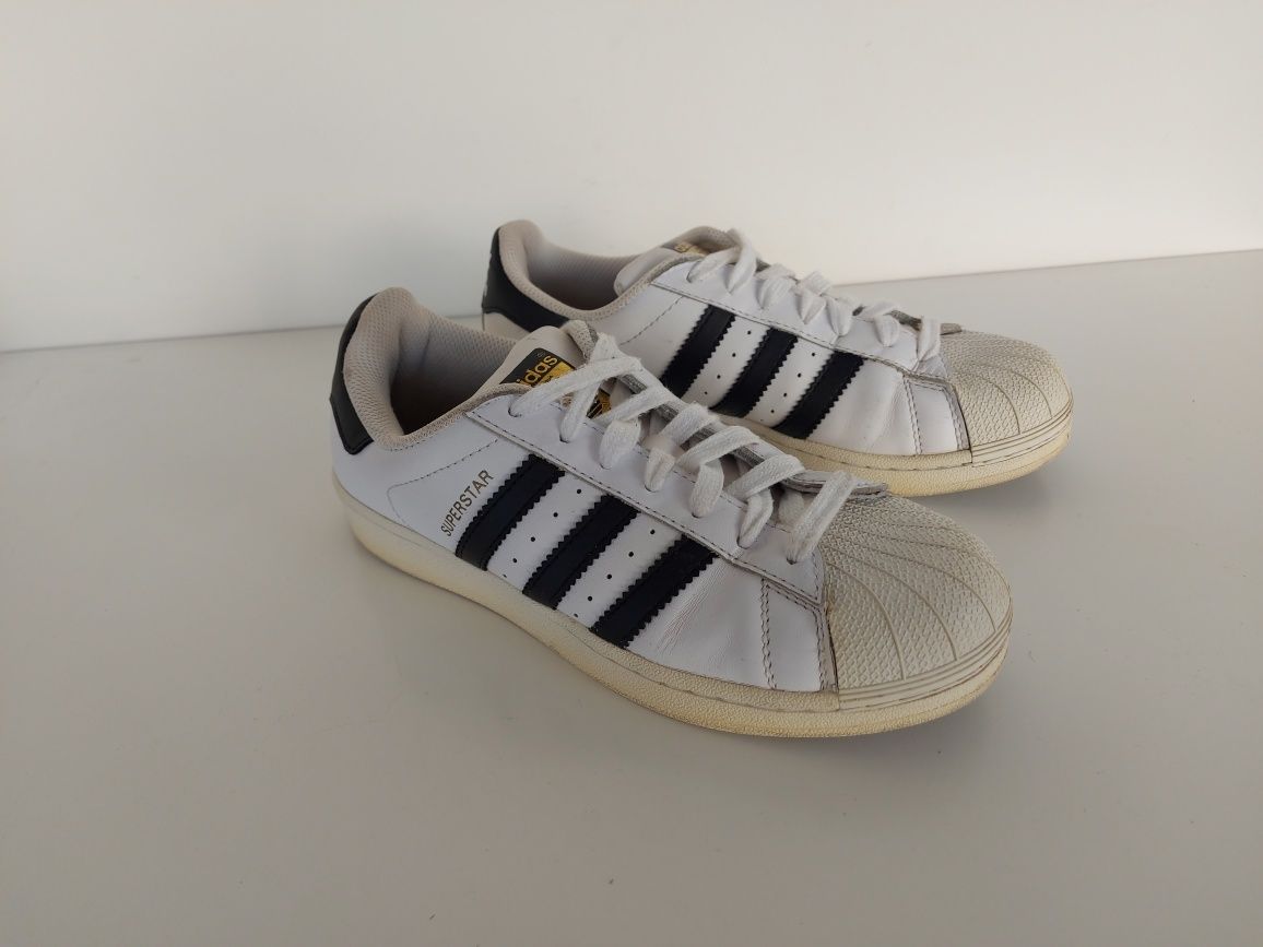 Buty Adidas Superstar w rozmiarze 40