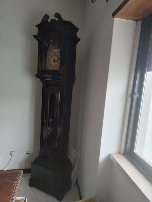 Mobilia em Madeira Maciça