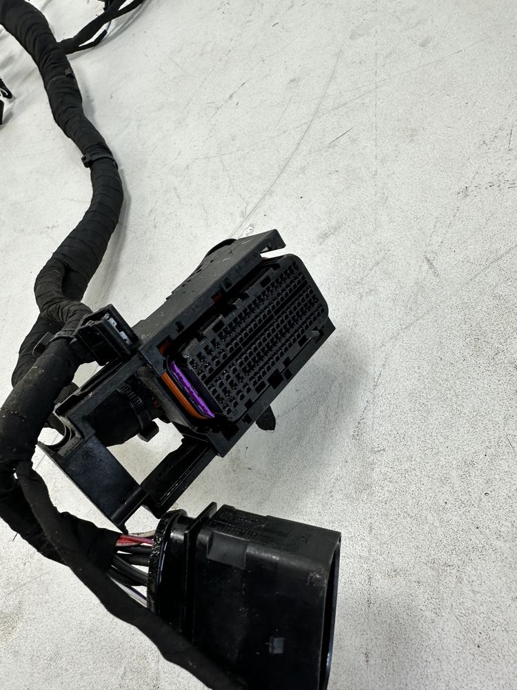 Audi A4 A5 Q5 A6 wiązka instalacja silnika DET B9 8W 80A C7