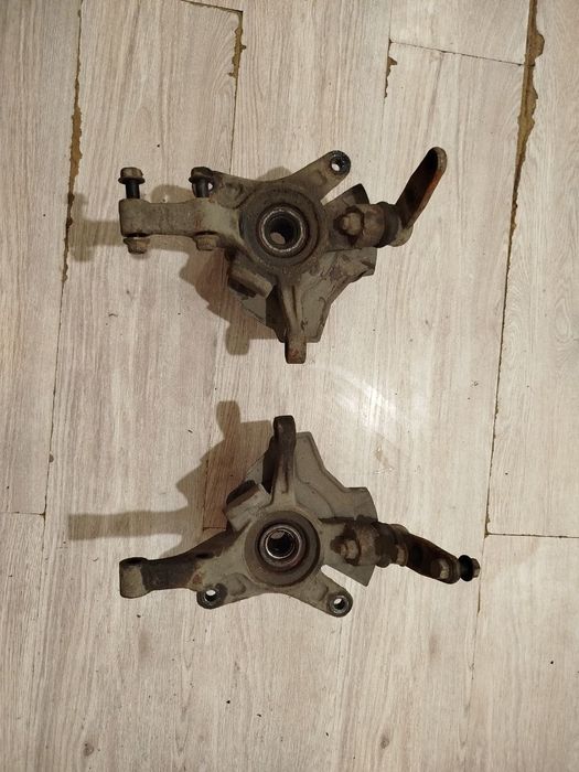 Продам поворотные кулаки от Chevrolet Aveo T200