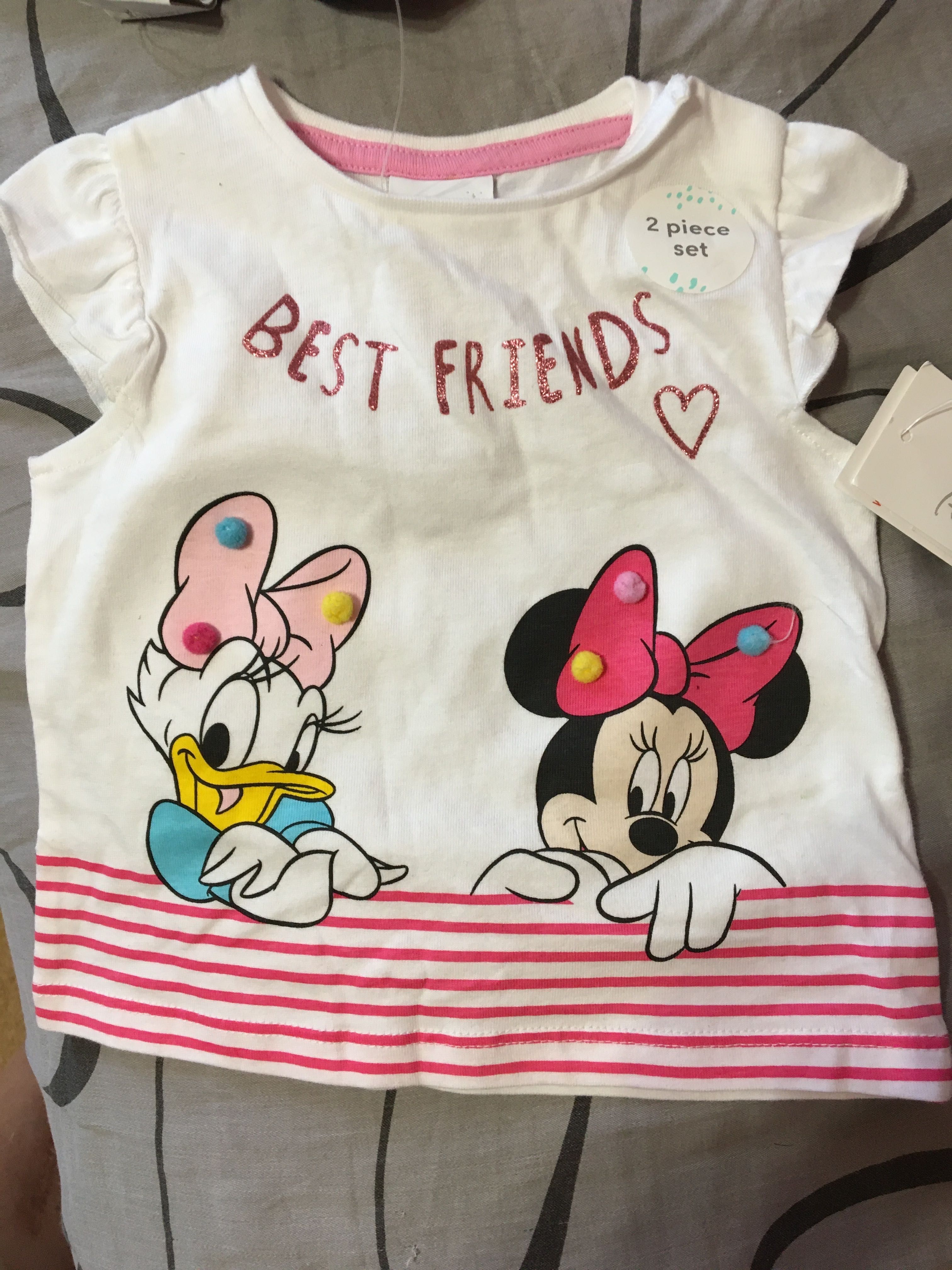 Продам костюмчик для девочки Disney baby