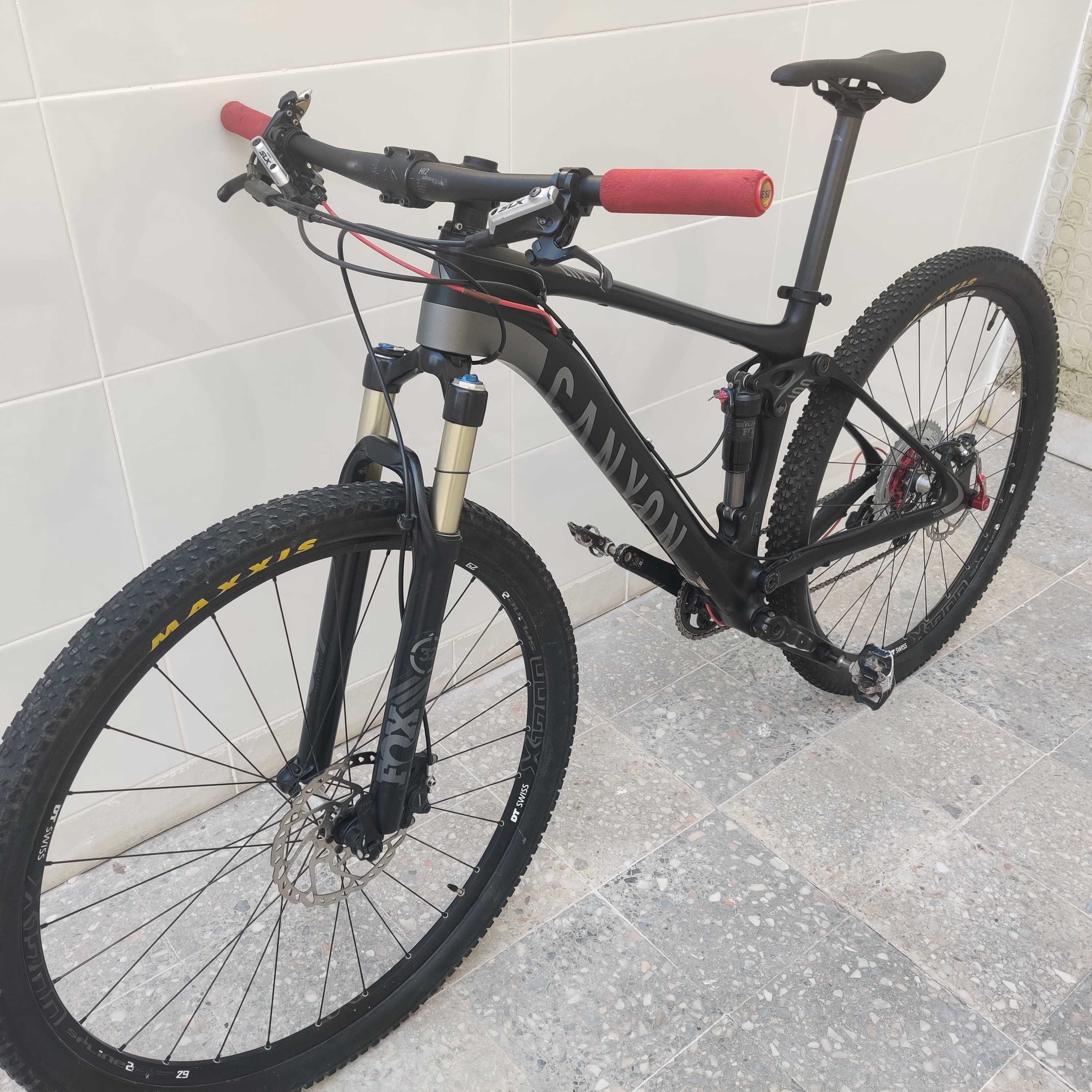 Canyon Lux CF 7.9 (Tamanho M)