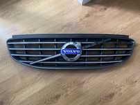 Продам решітку радіатора Volvo XC60 (оригінал)
