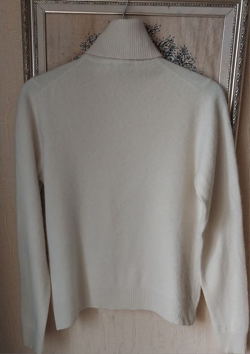 Гольф молочного цвета  100%   кашемир   Pure  collection