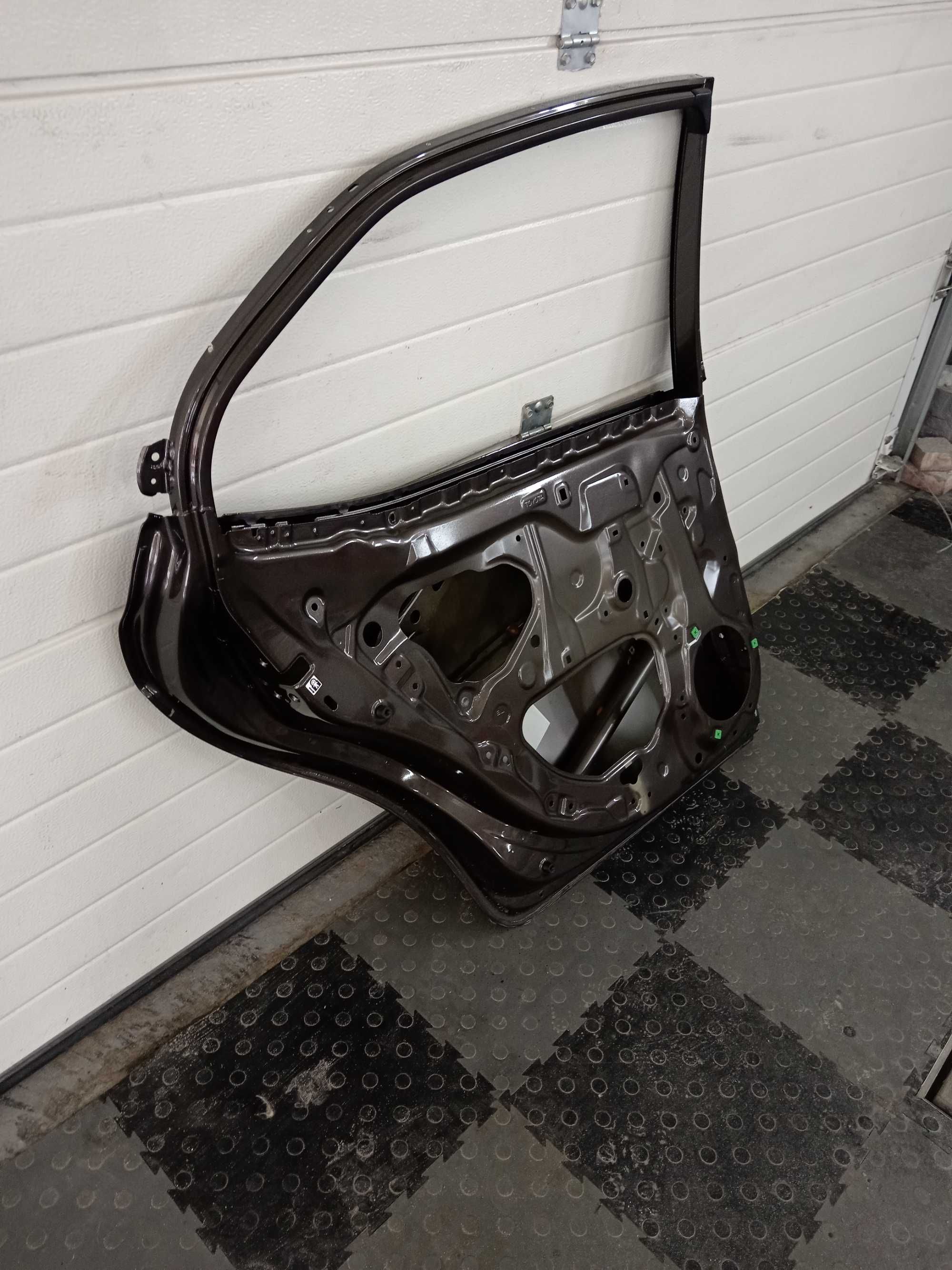 Двері голі задні ліві Toyota Camry v70 18-24 6700433260