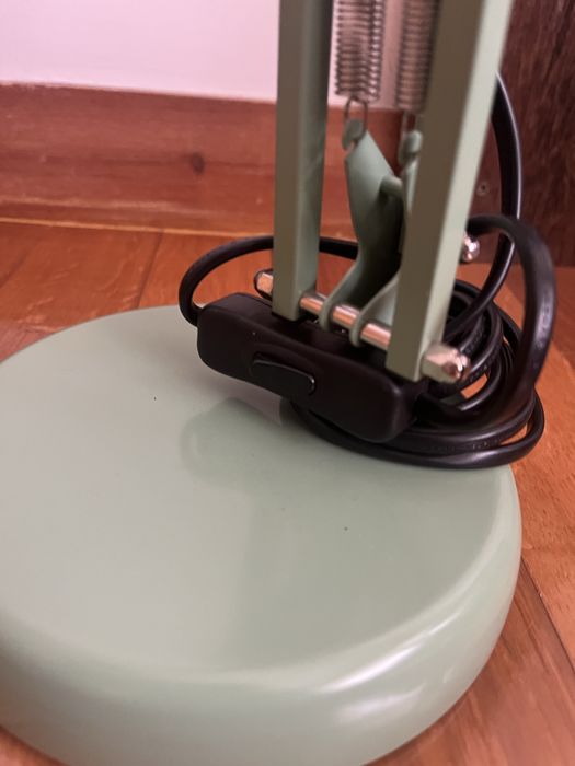 Relogio e Candeeiros de Secretaria