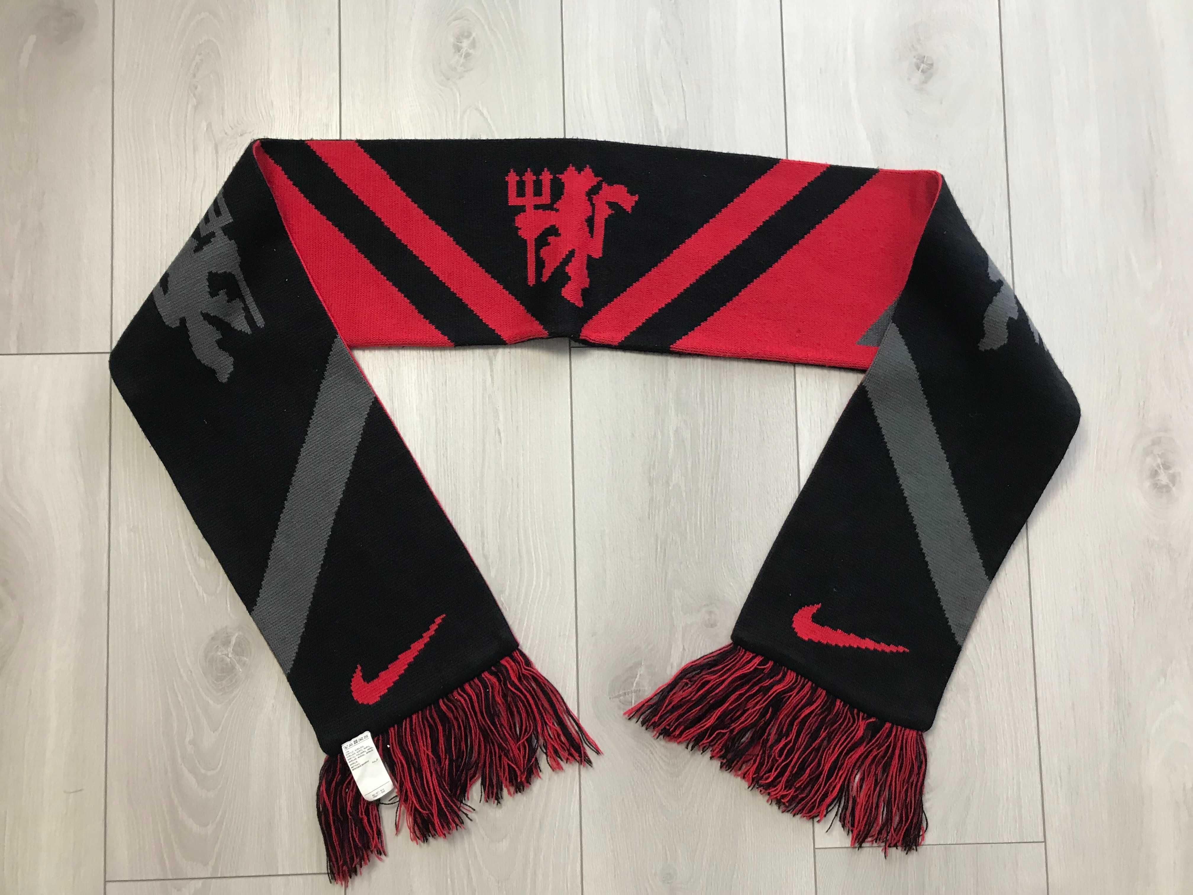 NIKE Manchester United 154 cm oryginalny szalik stan BDB