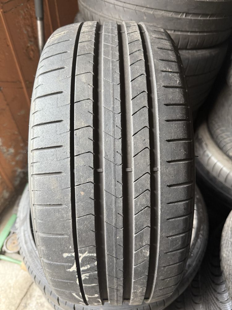 4xPirelli 235 35r20., 2021 6mm