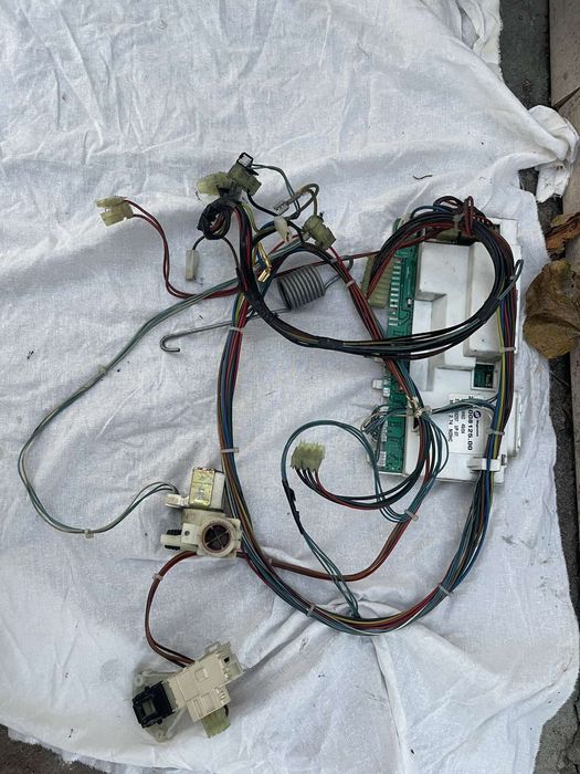 Продам запчастини для стіральної машини Індезіт