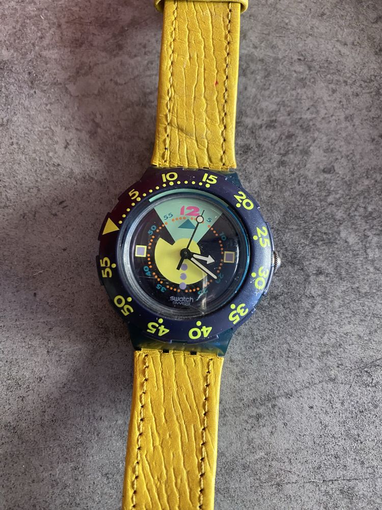 Relogio swatch bracelete em pele