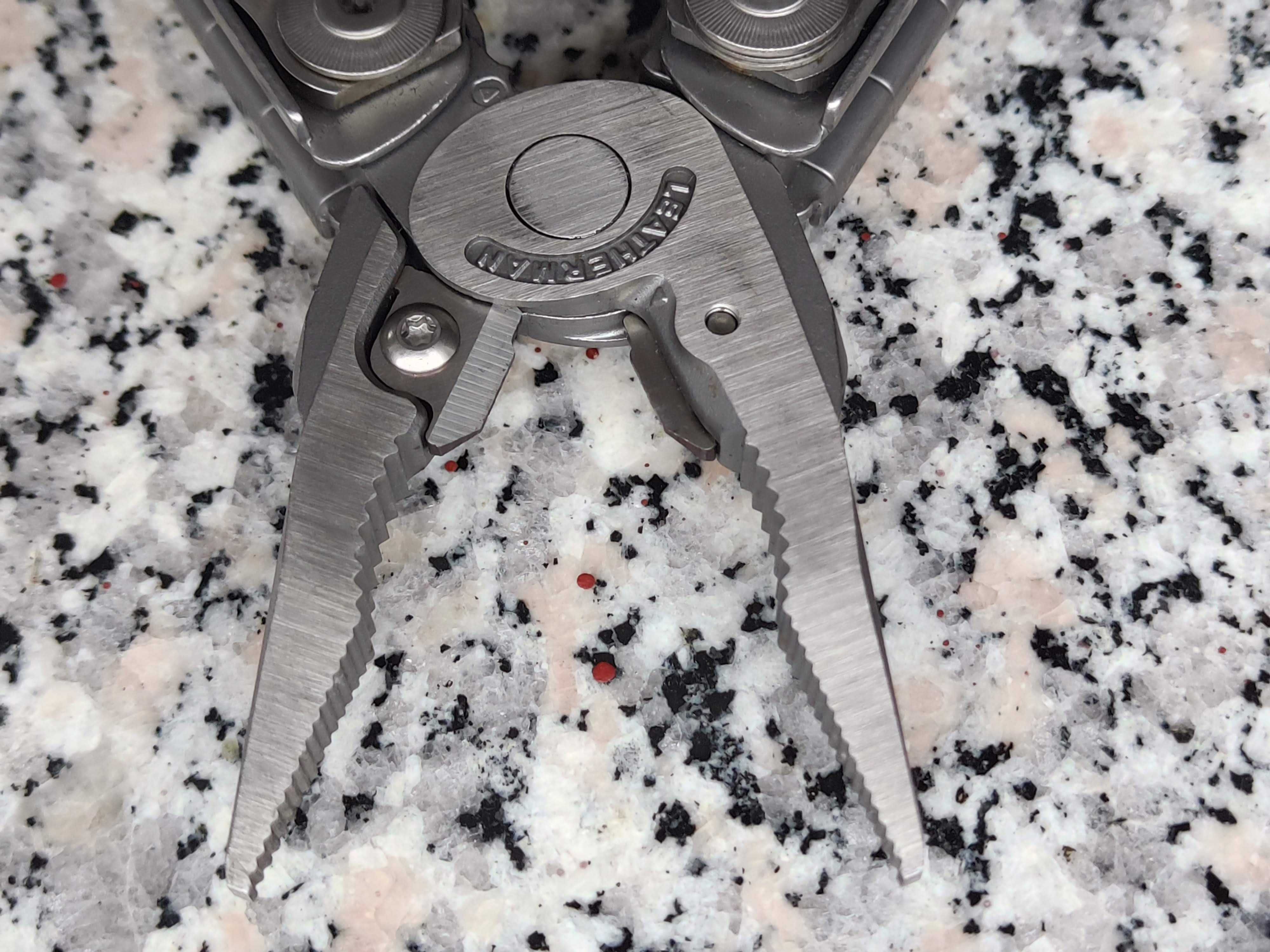 Multitool Leatherman Surge
