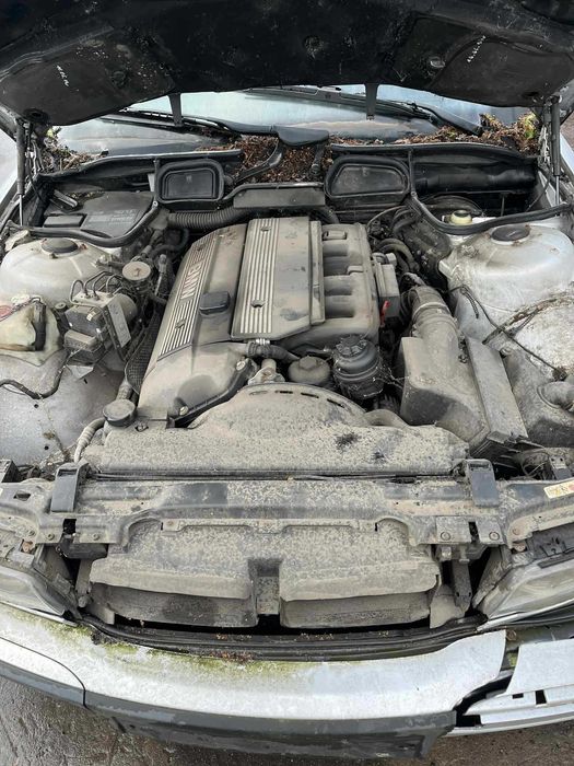 BMW E38 2.8 cała na części