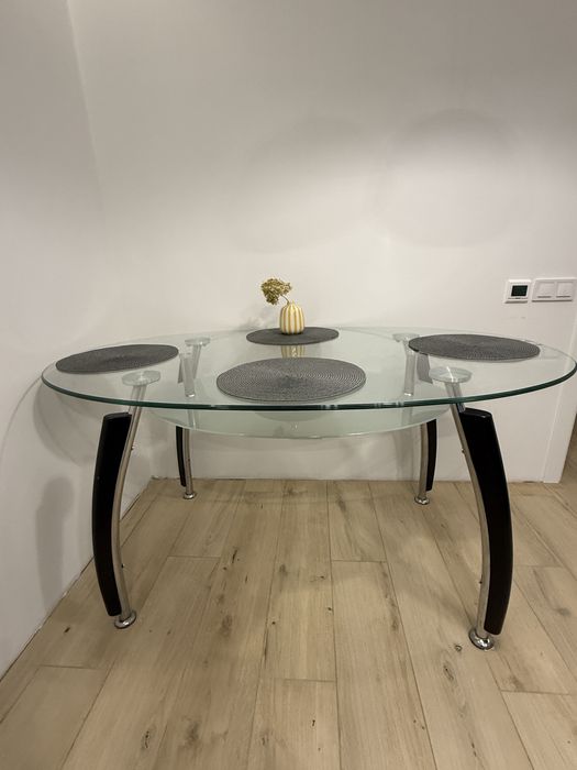 Скляний стіл для кухні / вітальні (148×90 см)