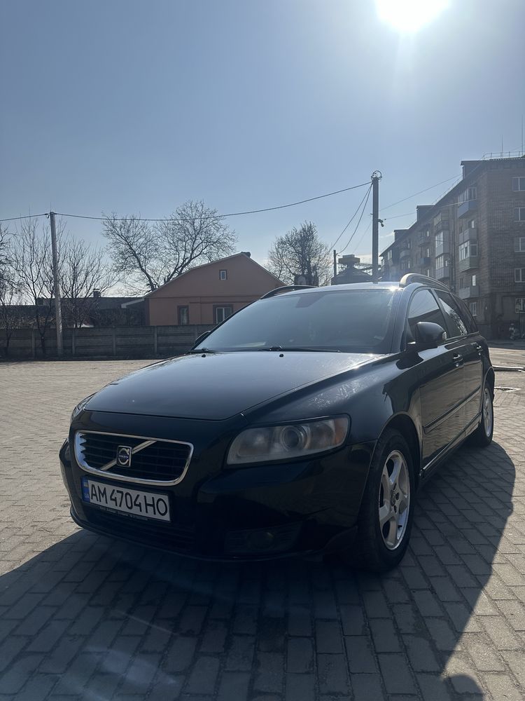 Продам Volvo v50 2011 1.6 TDI