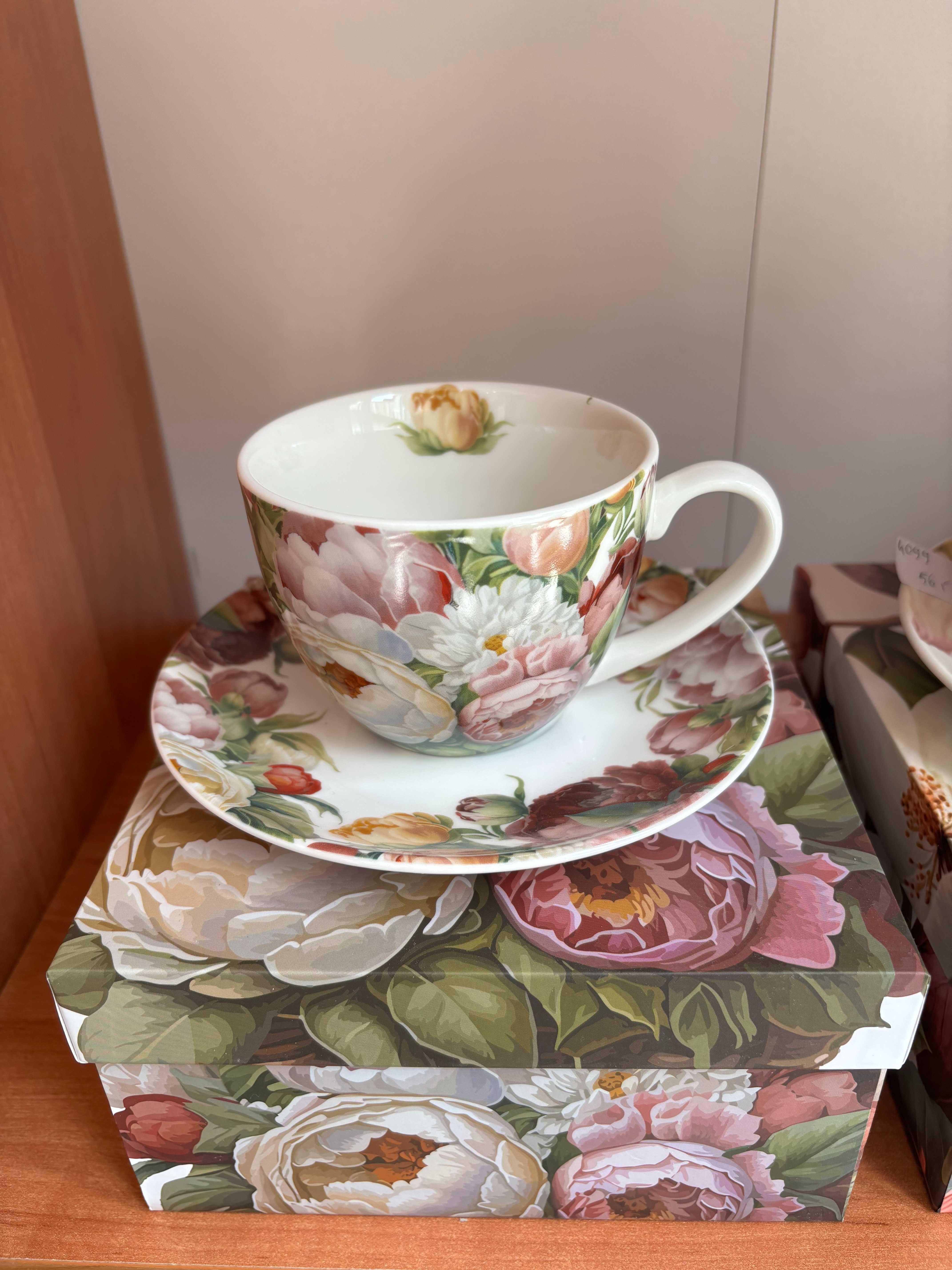 Filiżanka ze spodkiem 270 ml porcelana kwiaty prezent dla nauczyciela