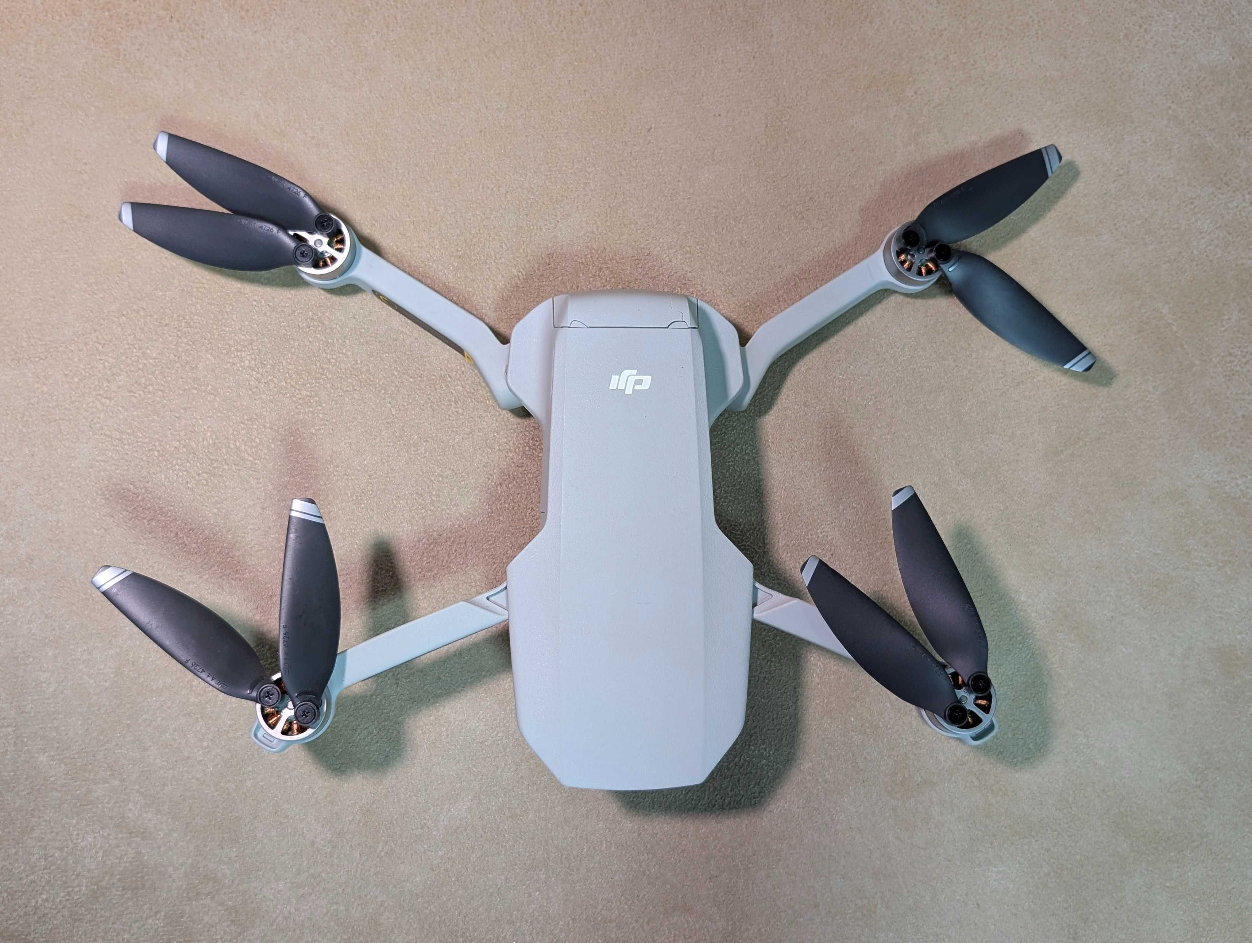 Дрон DJI Mavic mini | Аккумуляторы | 12 МП | GPS | до 2 км |