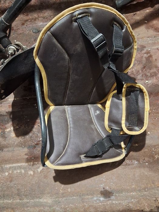 Велосипедні дитяче крісло.