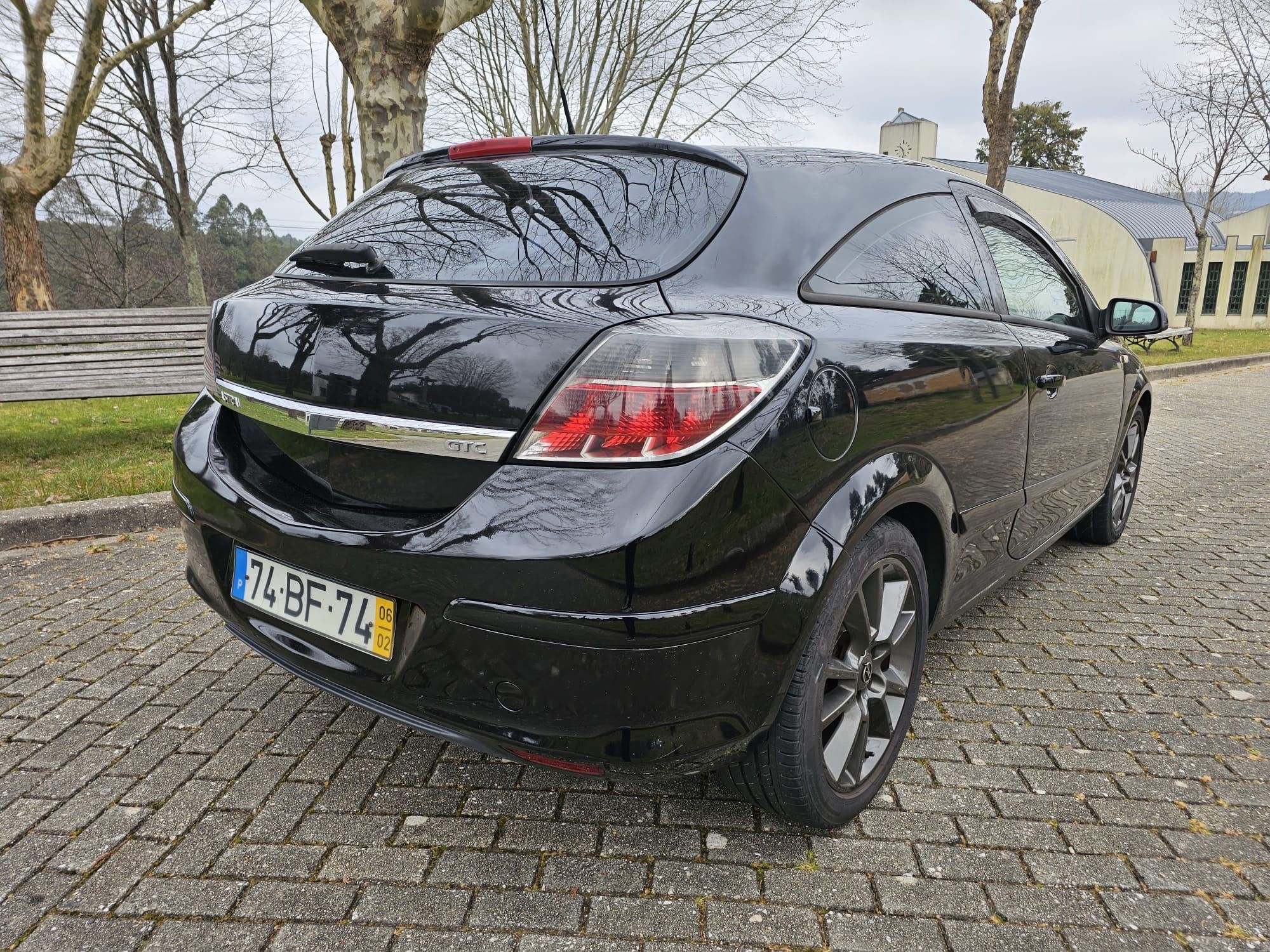 Opel Astra GTC 1.9 CDTI 150cv