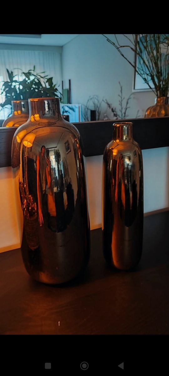 Conjunto lindíssimo de duas jarras