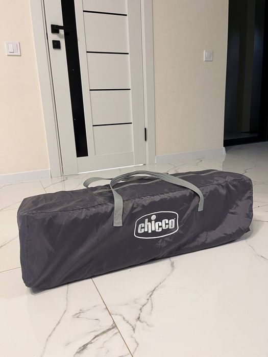 Розкладне туристичне ліжко від Chicco