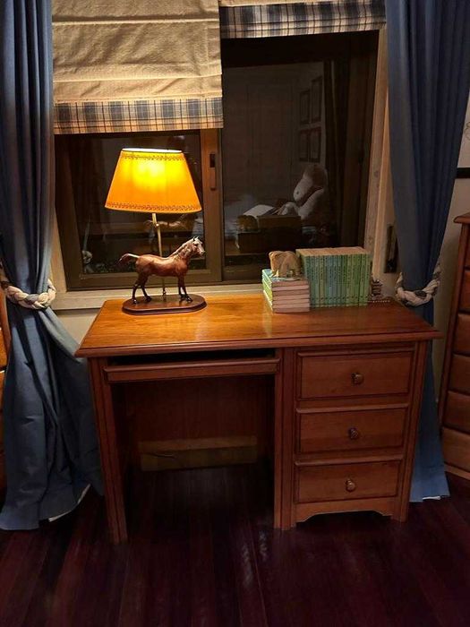 Vendo Mobilia de Quarto de Solteiro