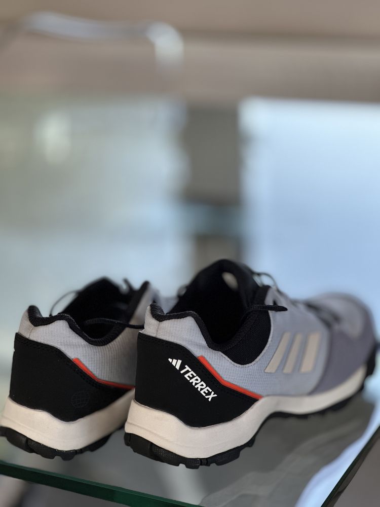 Buty trekking adidas terrex 32