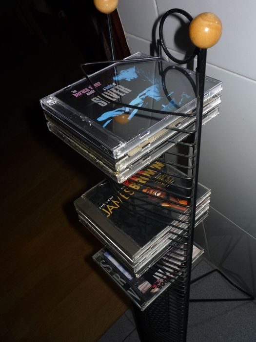 Estante para CD´s+Saco de bebé (para levar fraldas)+ mochila