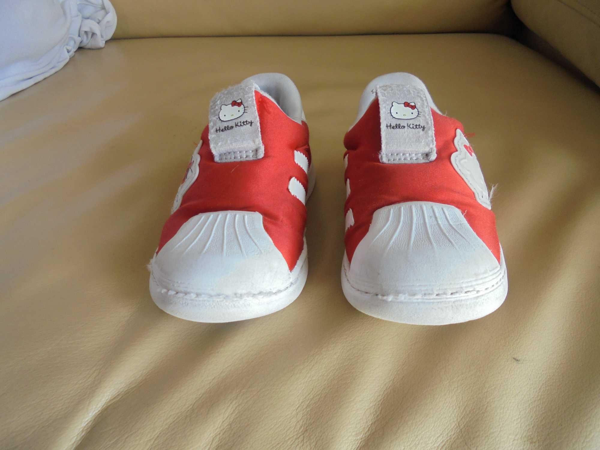 ténis de menina da marca adidas