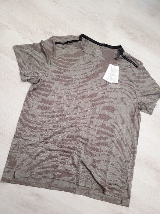 Футболка NIKE DRI-FIT RUN Division нова original