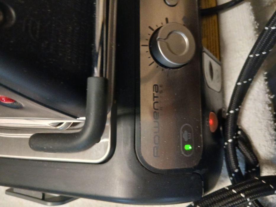 Ferro de engomar roventa