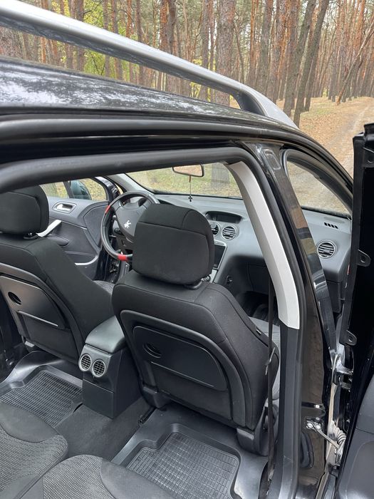 PEUGEOT 308SW  с панорамной крышей 4700$ торг