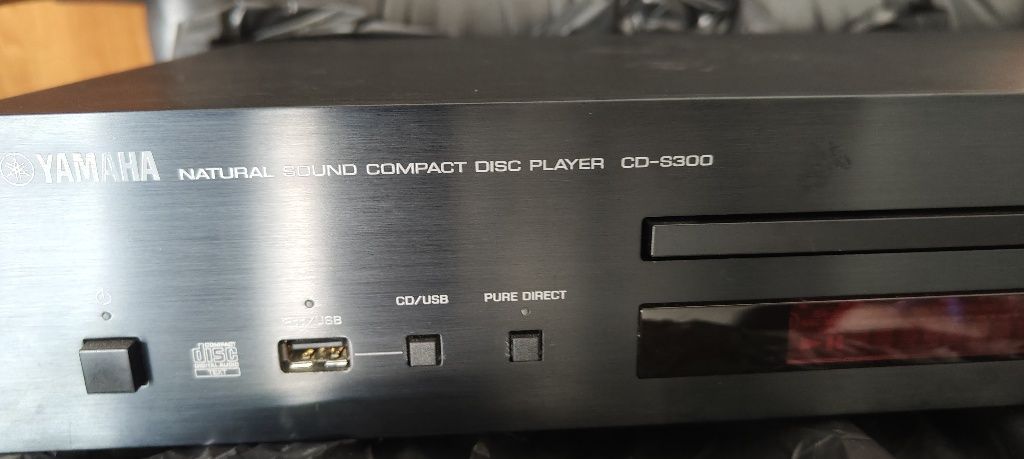 CD Yamaha S 300 z pilotem.