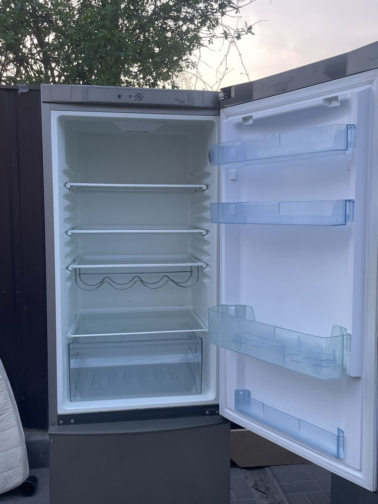 Холодильник нержавійка Amica FK322 185 см А++. Європа