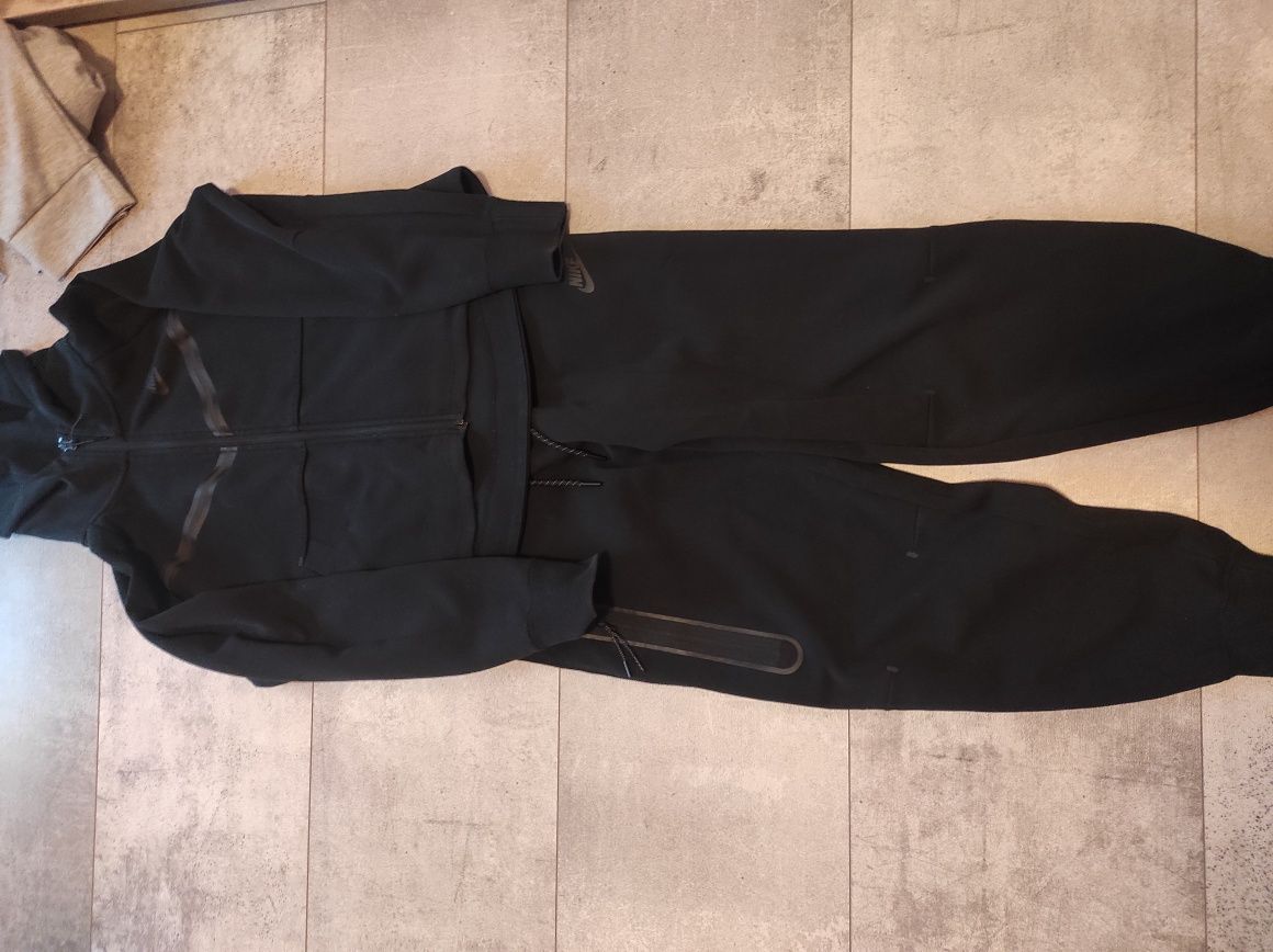 Damski Nike tech fleece czarny