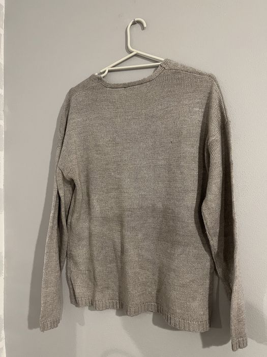 Szaro-beżowy sweterek