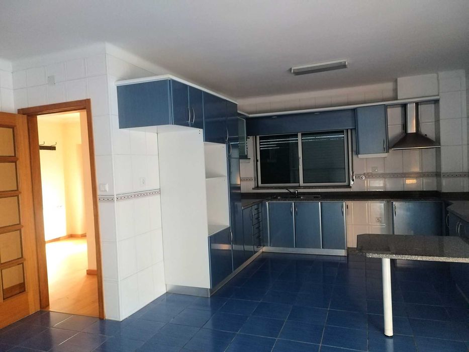 Moradia Isolada T5, 5 WC´s, Aquecimento Central, Viseu