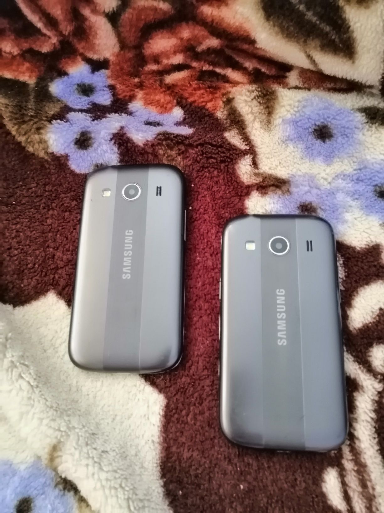 2 Telefony samsung galaxy ace4, jeden sprawny