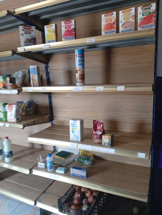 Prateleiras ( estantes)