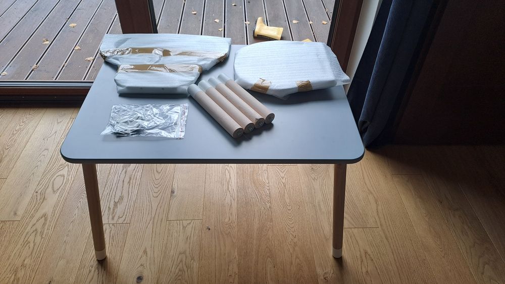 Stolik drewniany 60x80 + krzesełko