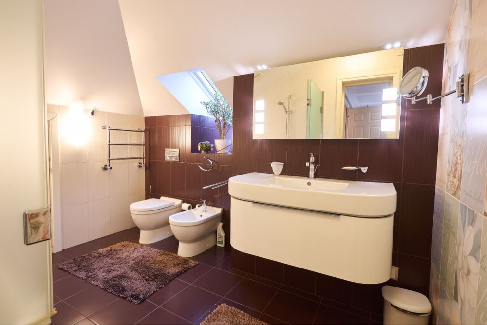 Продам дом на правом берегу реки Днепр пос.Ямбург с.Днепровое