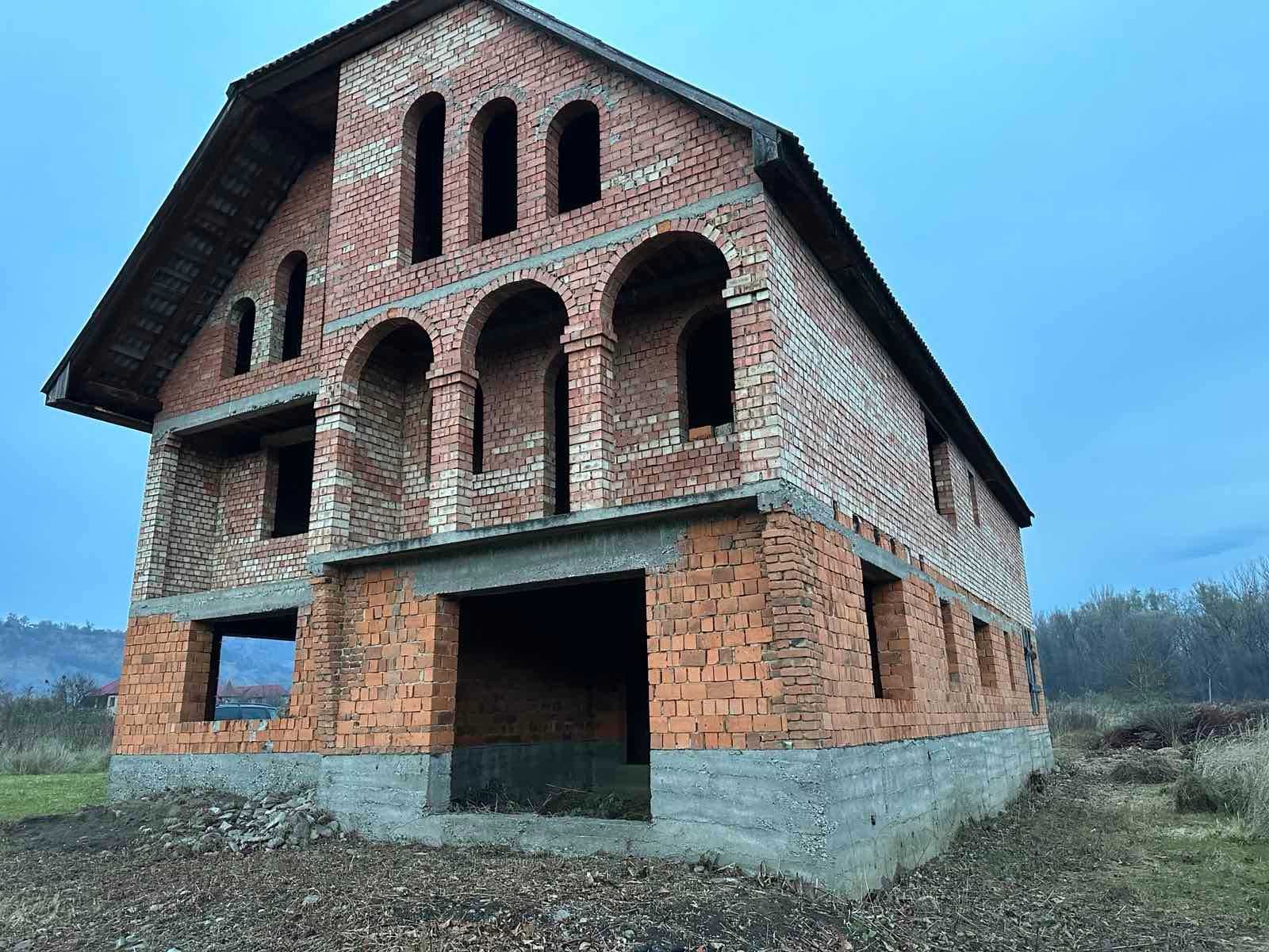 Продається недобудований будинок в с. Біла Церква